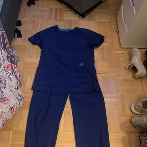 Carhartt scrub top and bottom
